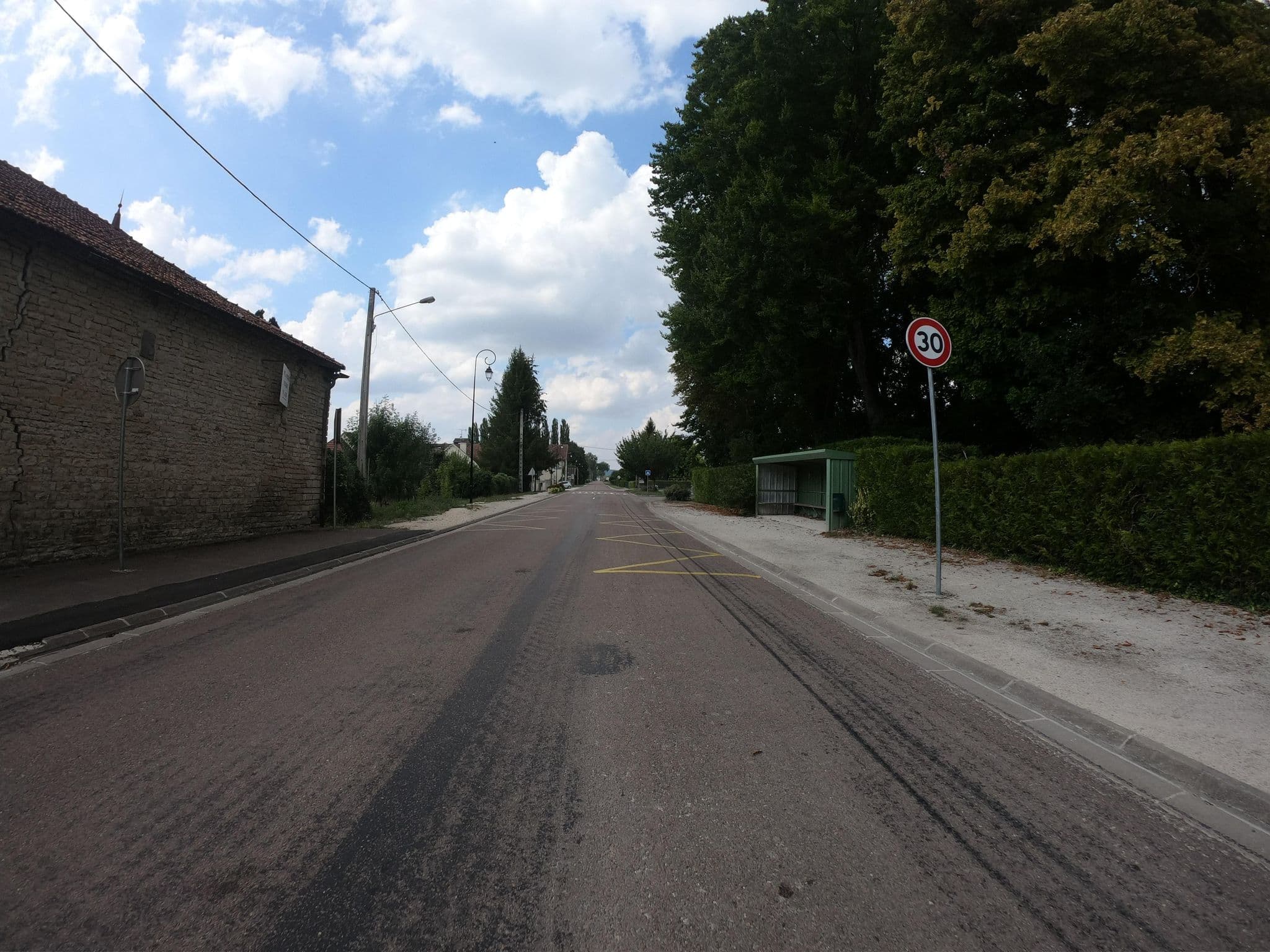 Street view near Hôtel Restaurant des Voyageurs, Les Riceys — © joostjakob (CC BY-SA · Mapillary)