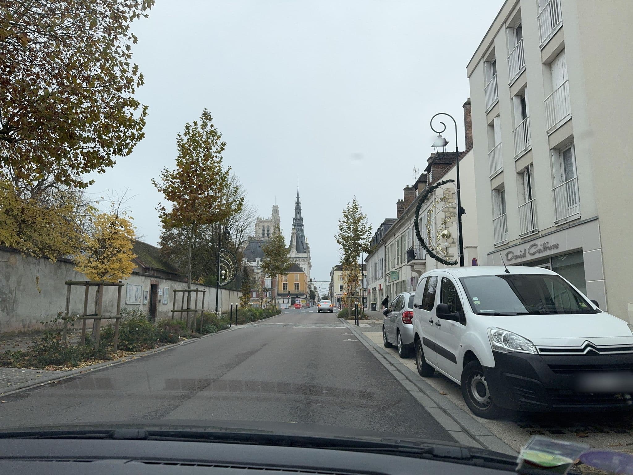 Street view near Résidence théâtre, Sens — © jerome92370 (CC BY-SA · Mapillary)