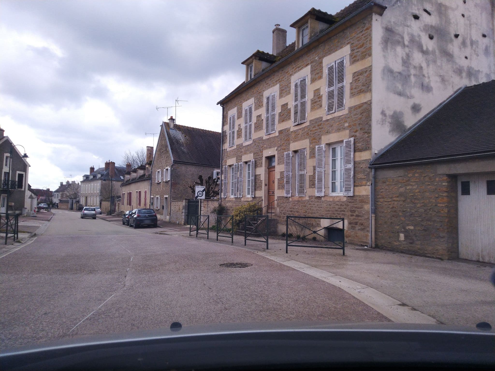 Street view near Hôtel Première Classe Avallon, Avallon — © plumf (CC BY-SA · Mapillary)