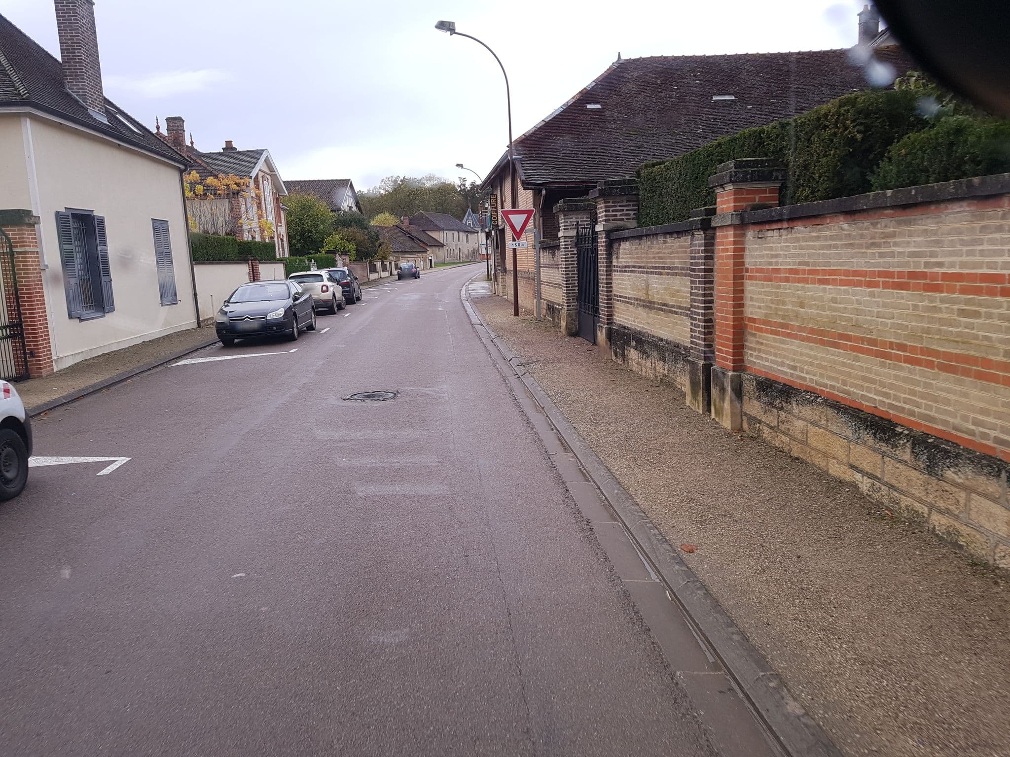 Street view near florestine, Lusigny-sur-Barse — © bernardvoyageur (CC BY-SA · Mapillary)
