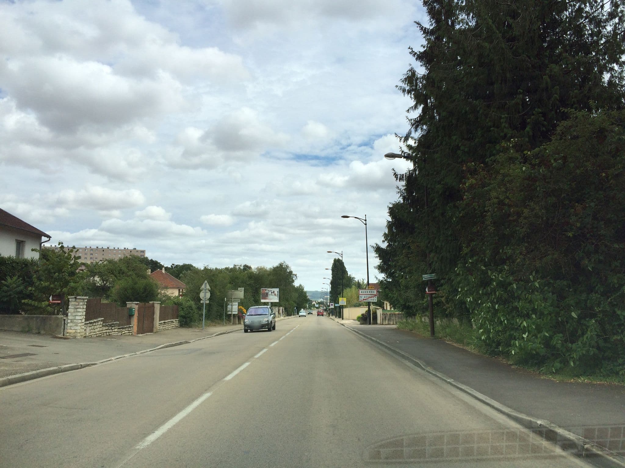 Street view near Restaurant les Clairions, Saint-Georges-sur-Baulche — © cquest (CC BY-SA · Mapillary)