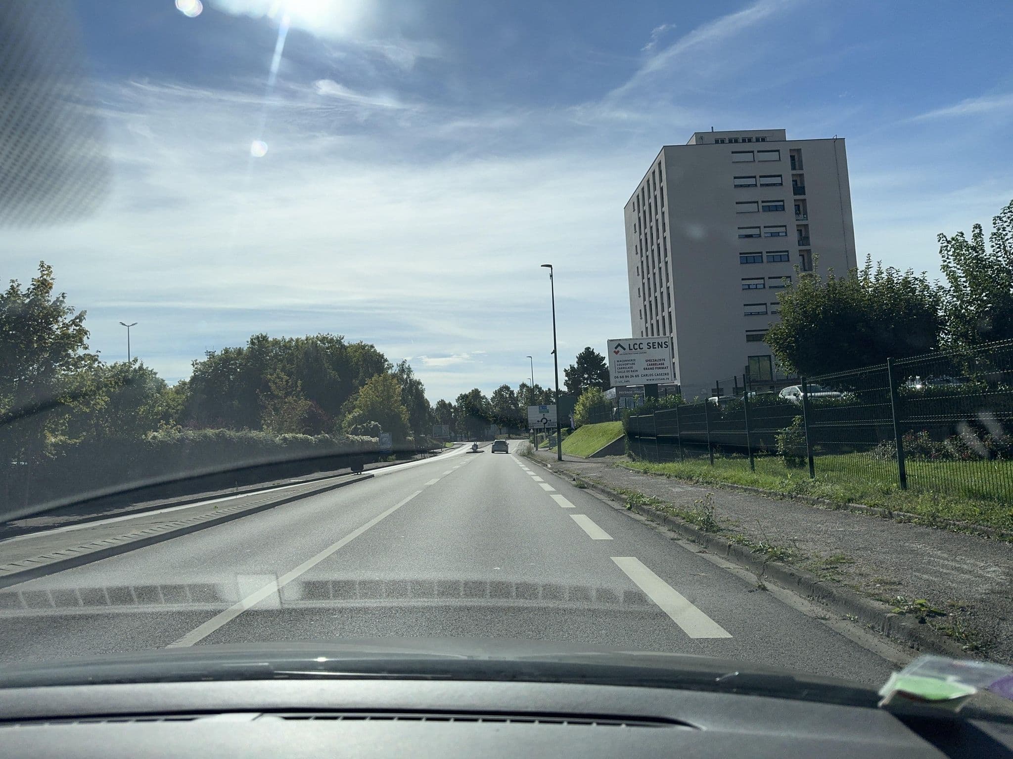 Street view near Studio Familial 4 Couchages, Sens — © jerome92370 (CC BY-SA · Mapillary)