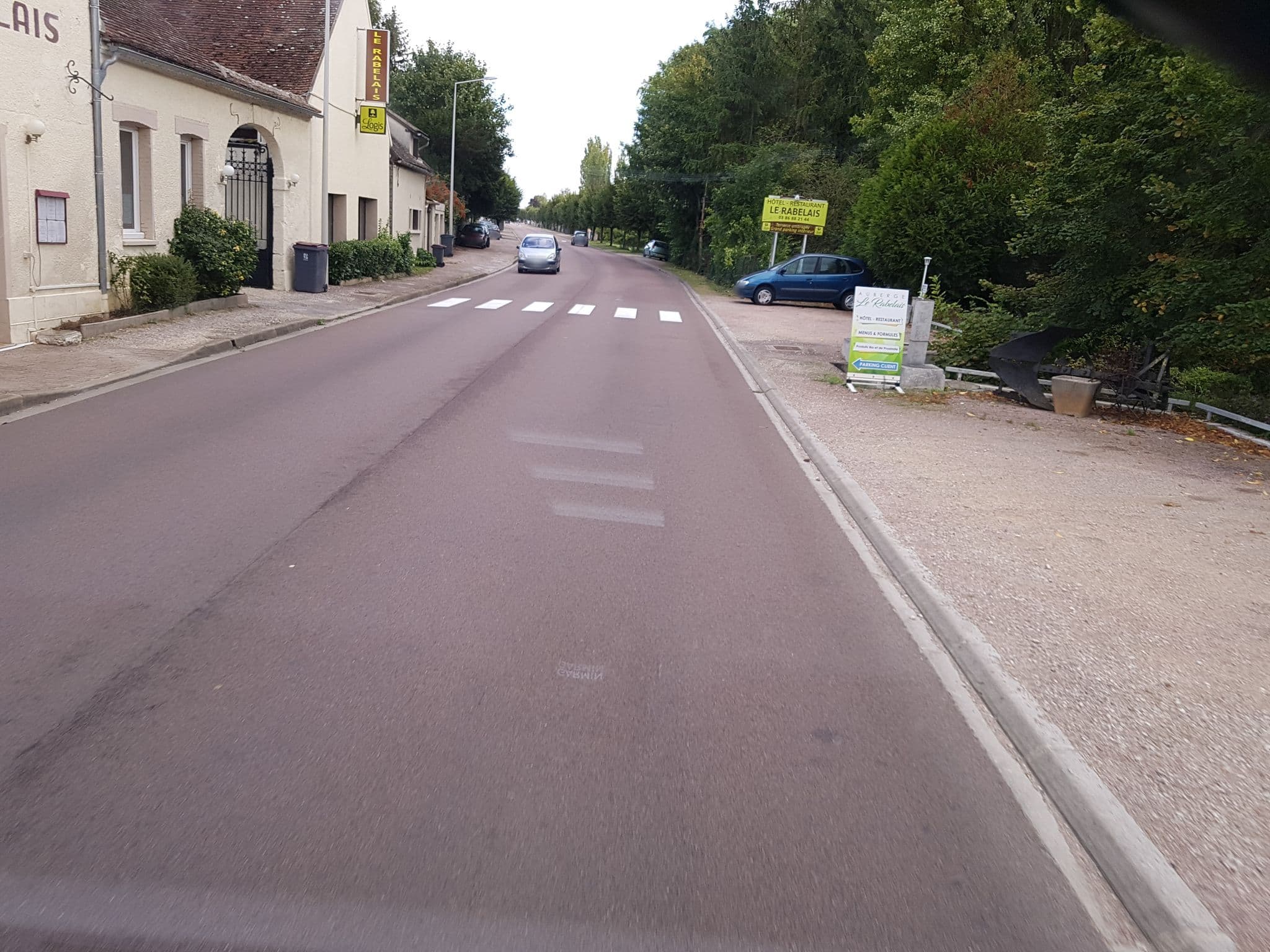 Street view near Auberge Rablais, Malay-le-Grand — © bernardvoyageur (CC BY-SA · Mapillary)