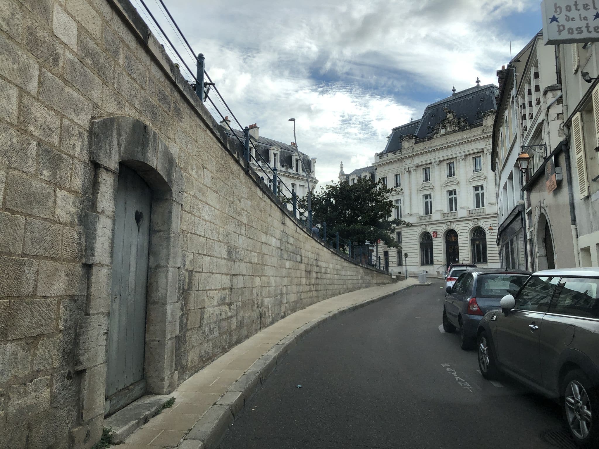 Street view near Hotel de la poste, Auxerre — © cquest (CC BY-SA · Mapillary)