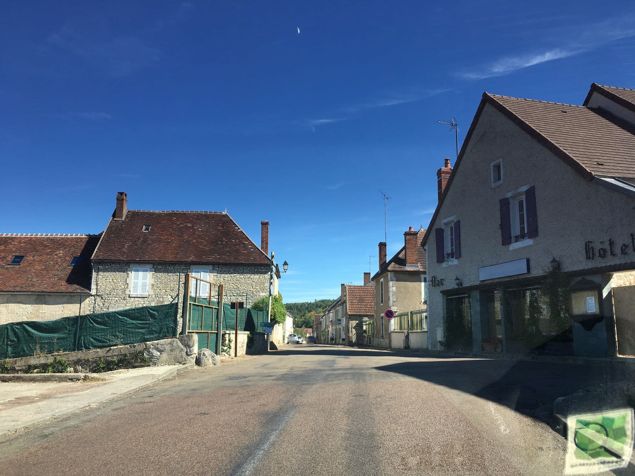 Street view near Chambres d'hotes les Coutas, Vermenton — © cquest (CC BY-SA · Mapillary)