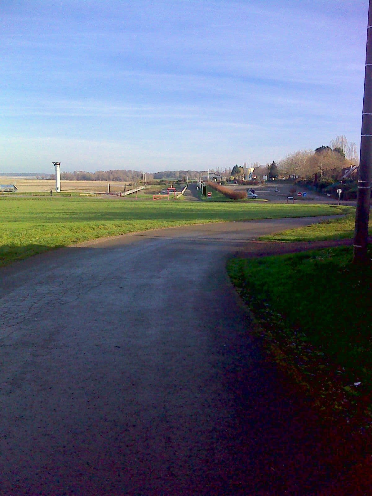 Street view near Les Cottages d'Orient, Lusigny-sur-Barse — © bernardvoyageur (CC BY-SA · Mapillary)