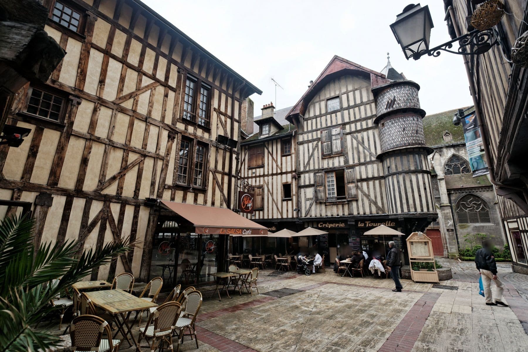 Street view near Hôtel le Relais Saint-Jean, Troyes — © txllxt (CC BY-SA · Mapillary)