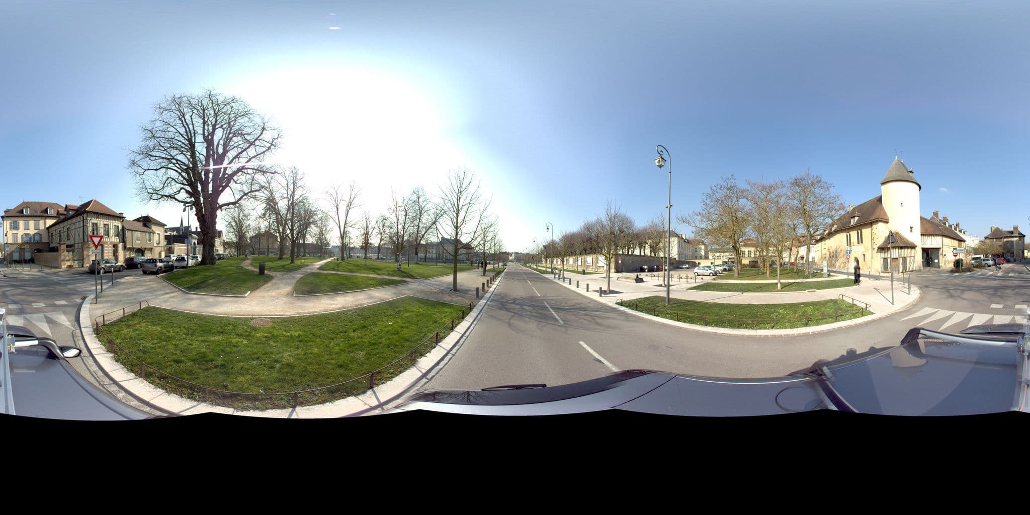 Street view near Gite du Beffroy, Troyes — © hervew (CC BY-SA · Mapillary)