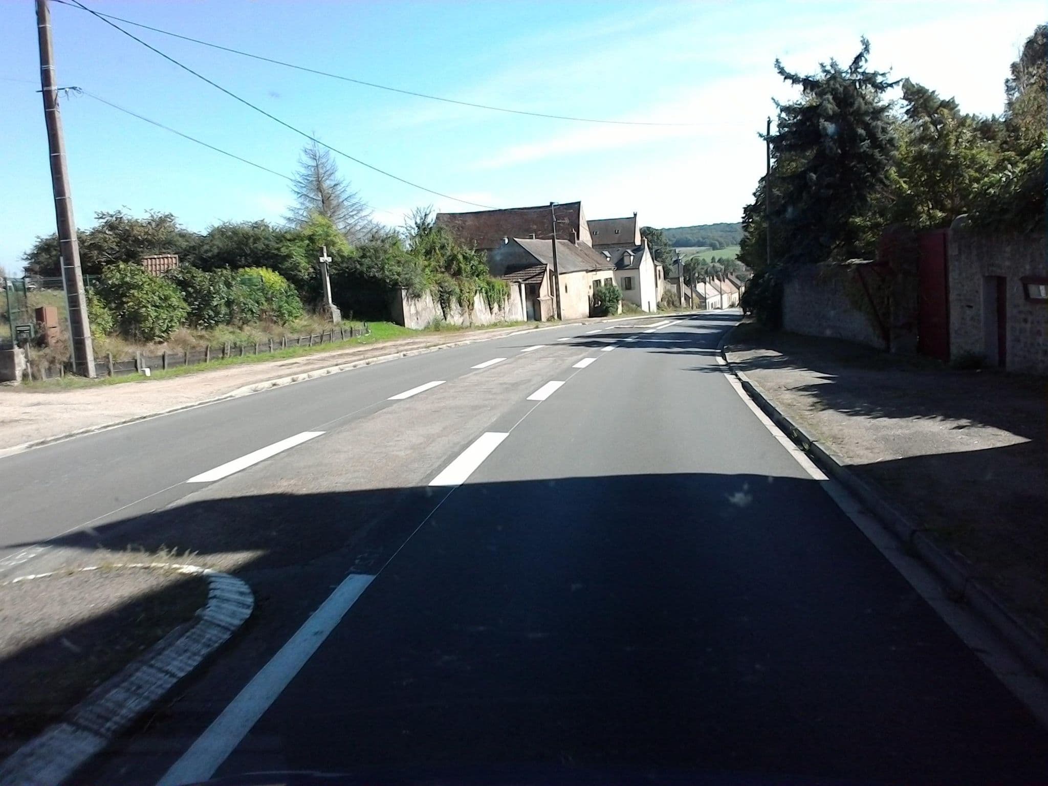 Street view near Chateau Jaquot, Avallon — © mprins (CC BY-SA · Mapillary)