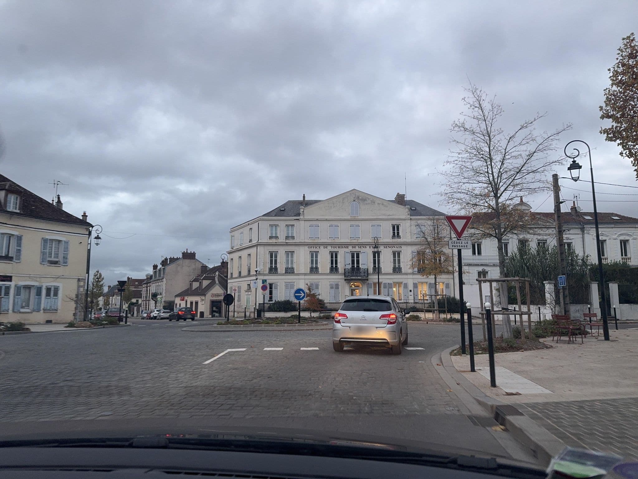 Street view near Havana Hôtel, Sens — © jerome92370 (CC BY-SA · Mapillary)