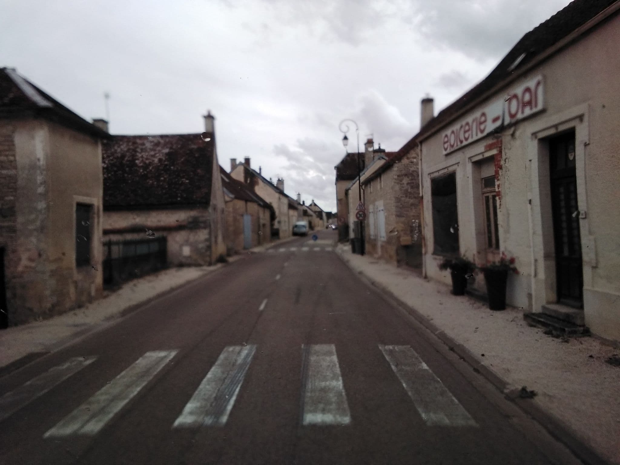 Street view near Charmante Maison Pierres 1768, Bar-sur-Seine — © mprins (CC BY-SA · Mapillary)