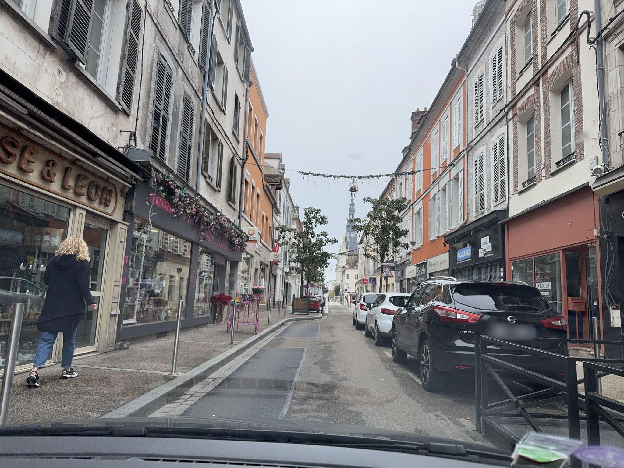 Street view near Selectour - AVAT Voyages, Sens — © jerome92370 (CC BY-SA · Mapillary)
