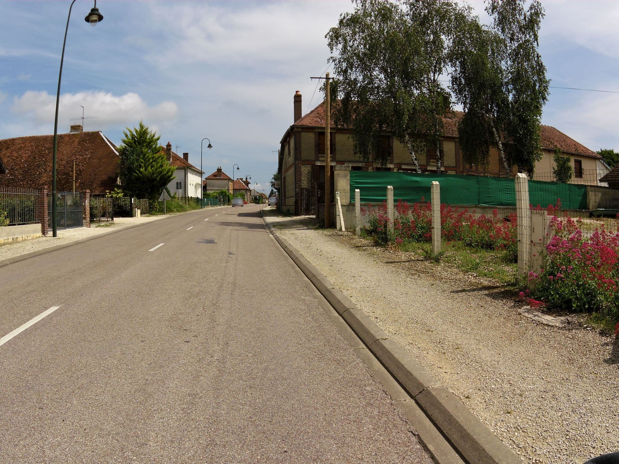 Street view near Les Cygnes, Piney — © marczoutendijk (CC BY-SA · Mapillary)