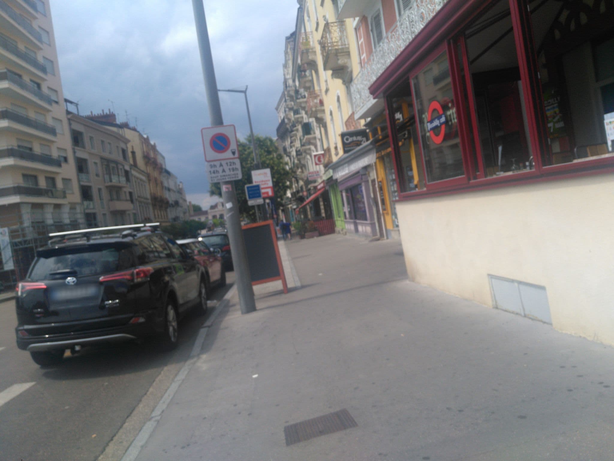 Street view near Hotel De La Colombiere Chalon-sur-Saone, Chalon-sur-Saône — © vho (CC BY-SA · Mapillary)