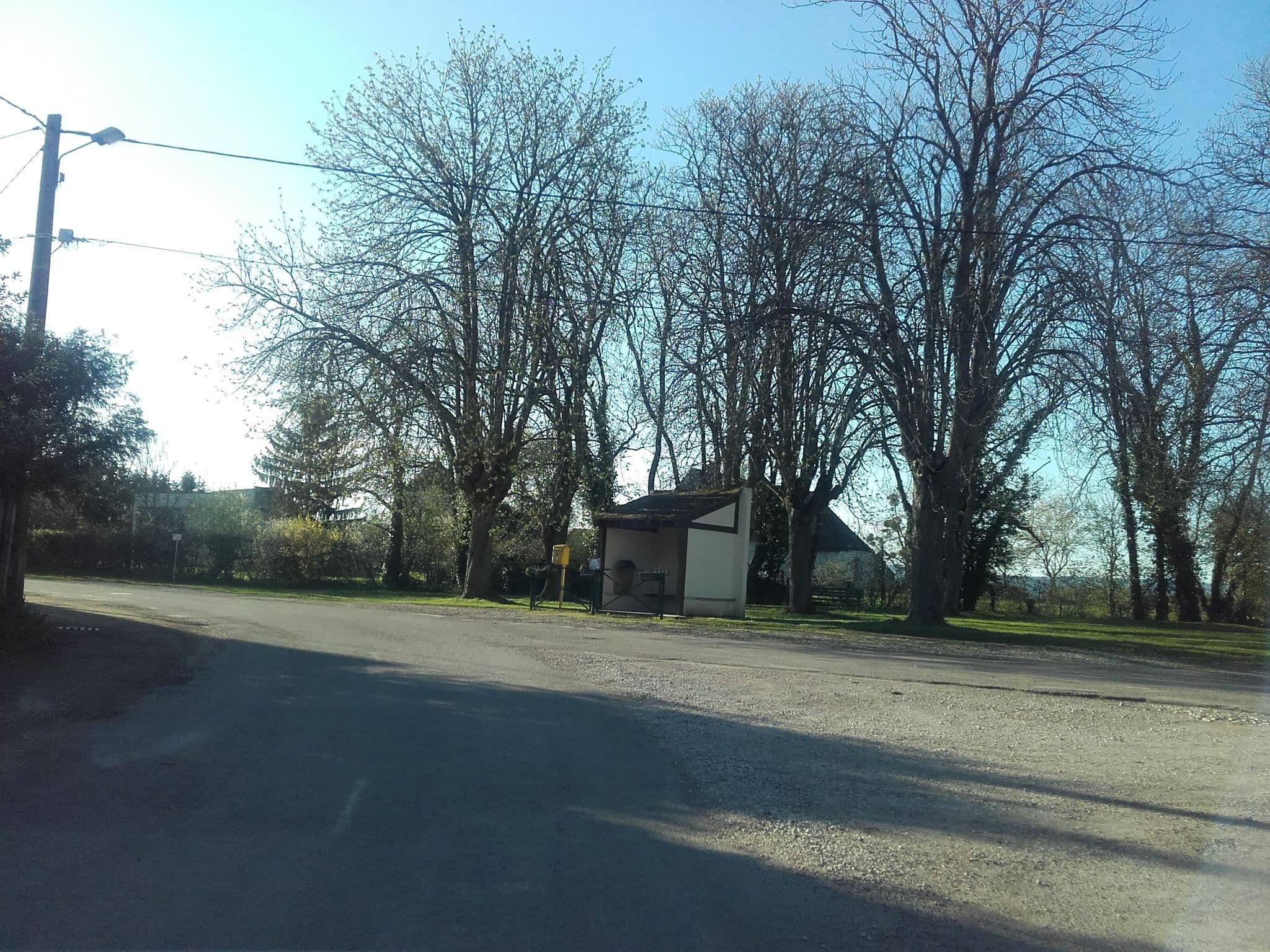 Street view near Le Clos De Fernande, Demigny — © alexcorioze (CC BY-SA · Mapillary)
