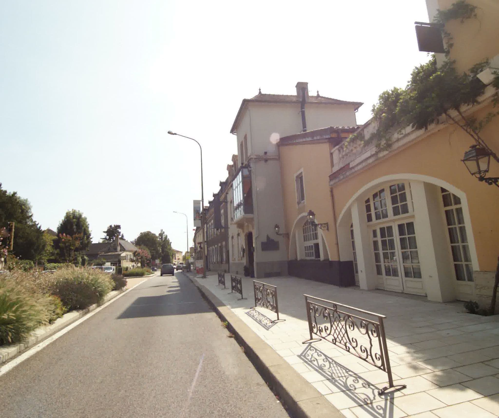 Street view near Logis de France Restaurant de Terminus Tournus, Tournus — © sogefi (CC BY-SA · Mapillary)