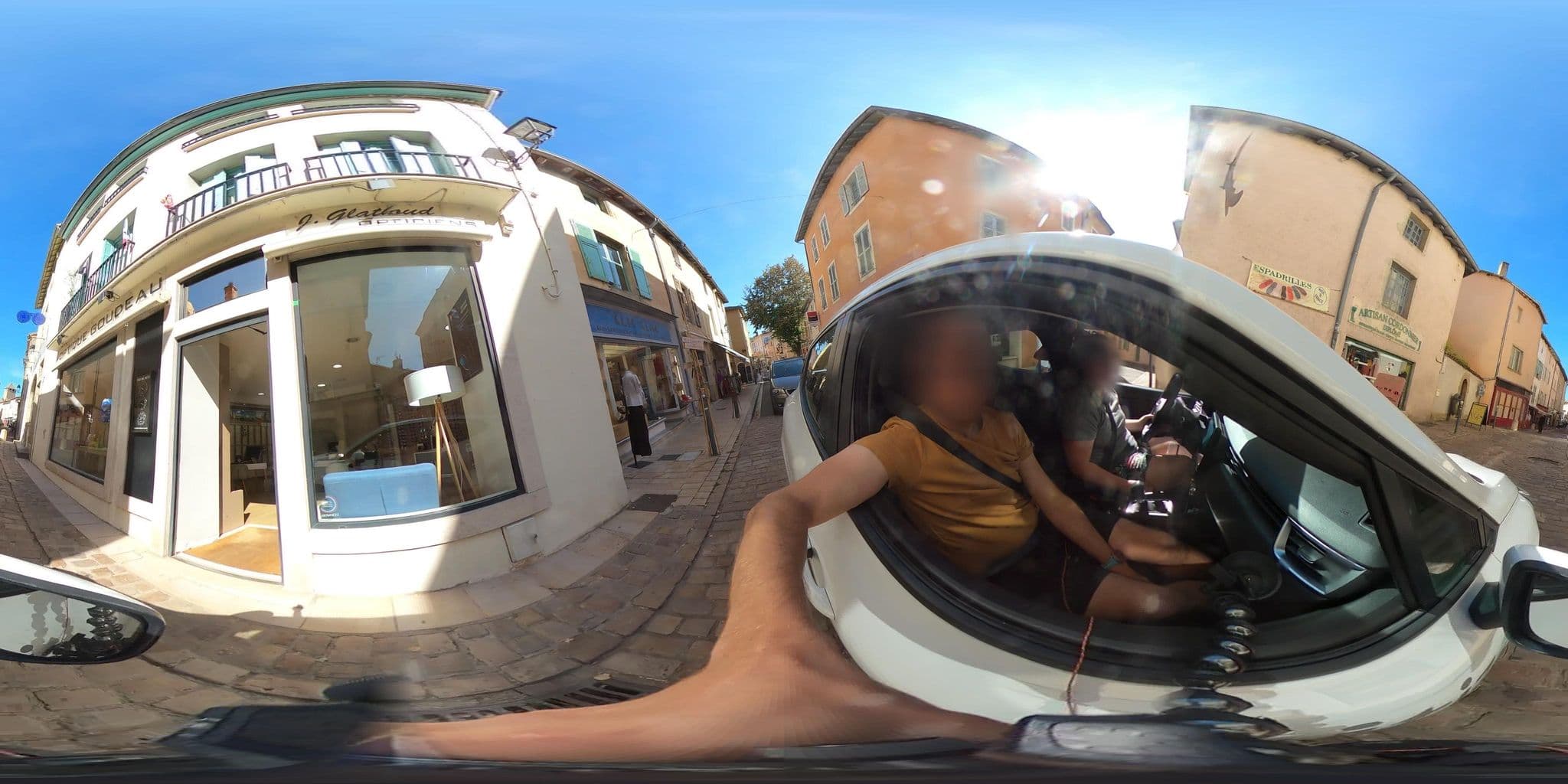 Street view near Les Orchidées, Cluny — © arteragence (CC BY-SA · Mapillary)