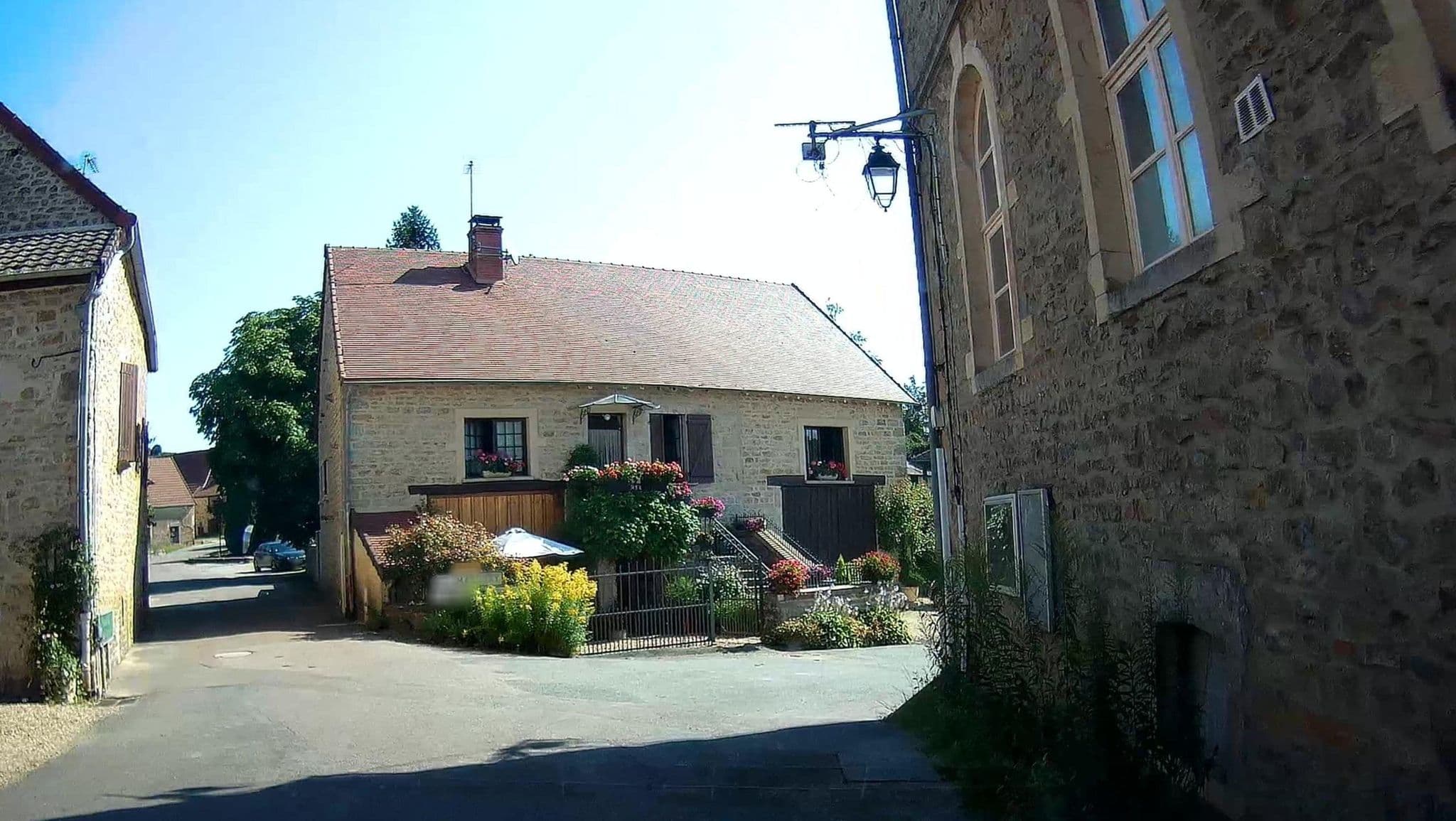 Street view near Au P'tit Vallon d'Rouge, Couches — © micmin1972 (CC BY-SA · Mapillary)