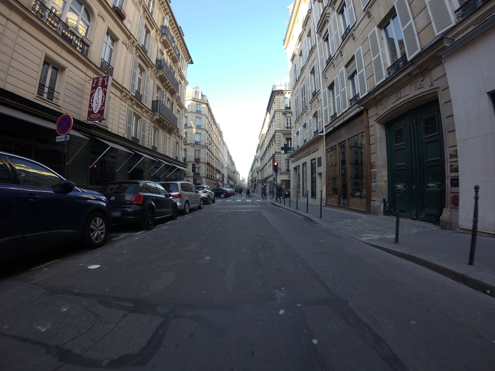 Street view near Vendôme Opéra Hotel, Paris 08 Élysée