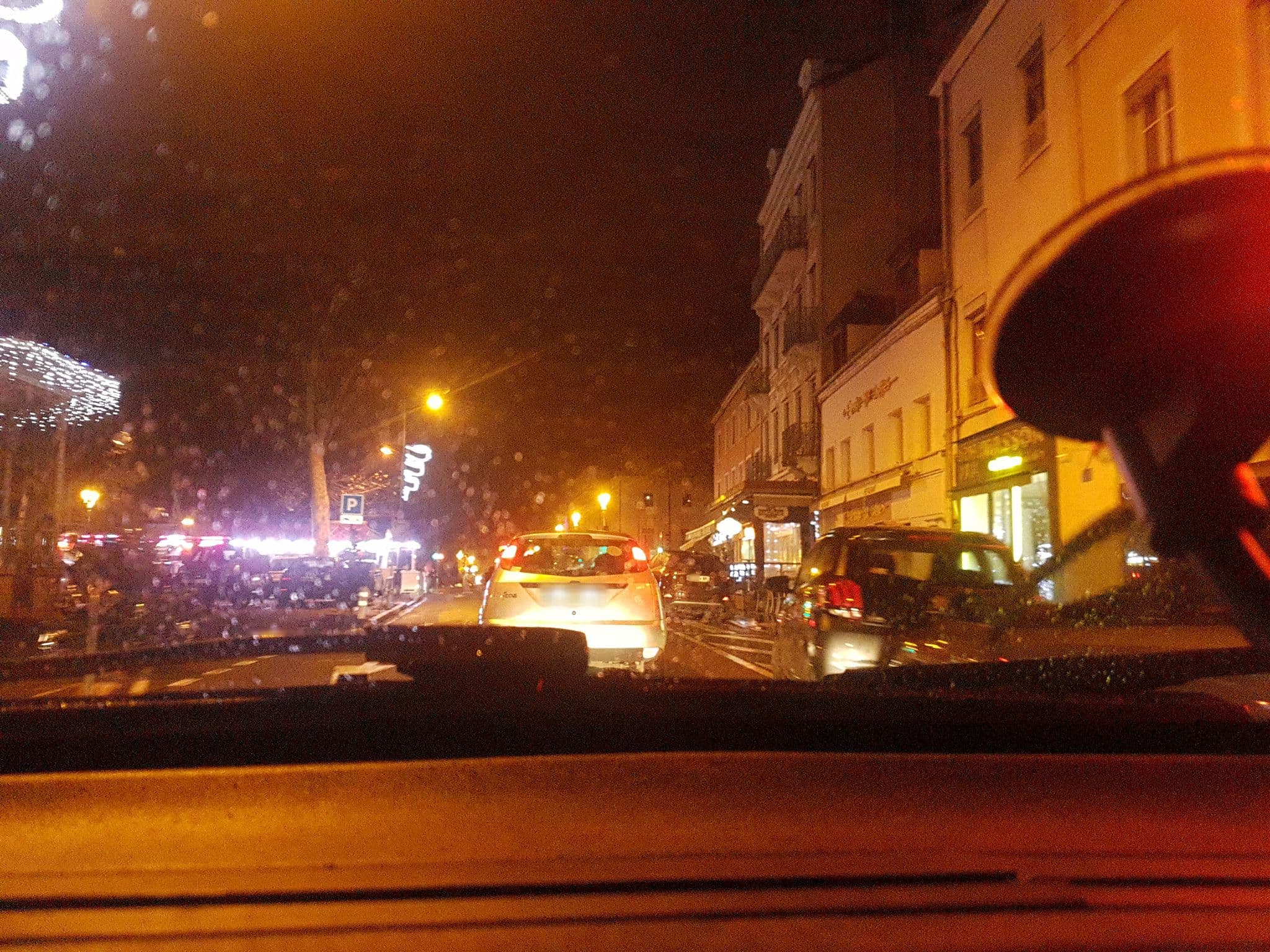 Street view near Hôtel Kyriad Chalon-Sur-Saône Centre, Chalon-sur-Saône — © globeur (CC BY-SA · Mapillary)