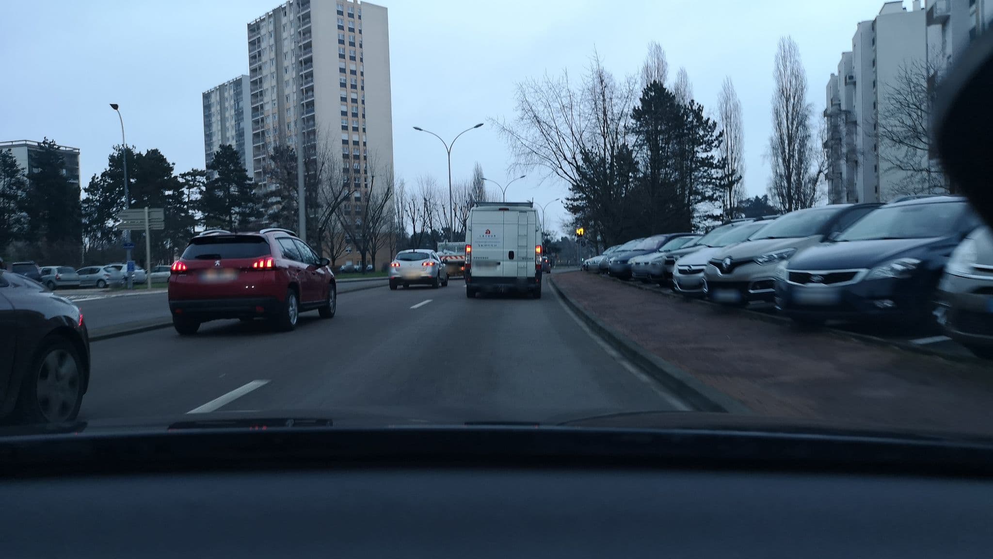 Street view near Hotel Formule 1, Chalon-sur-Saône — © globeur (CC BY-SA · Mapillary)