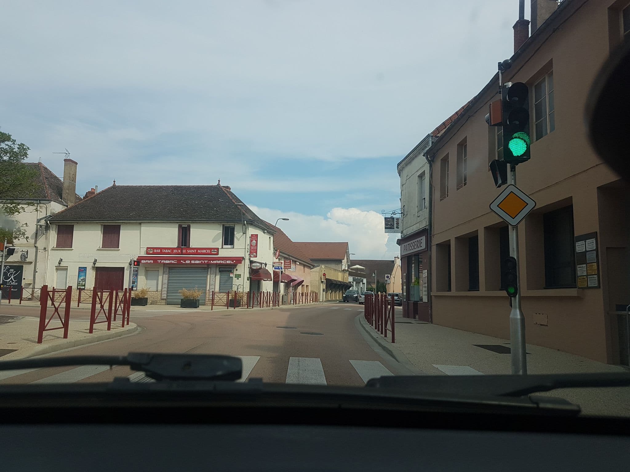 Street view near Hôtel Café des Sports, Épervans — © globeur (CC BY-SA · Mapillary)