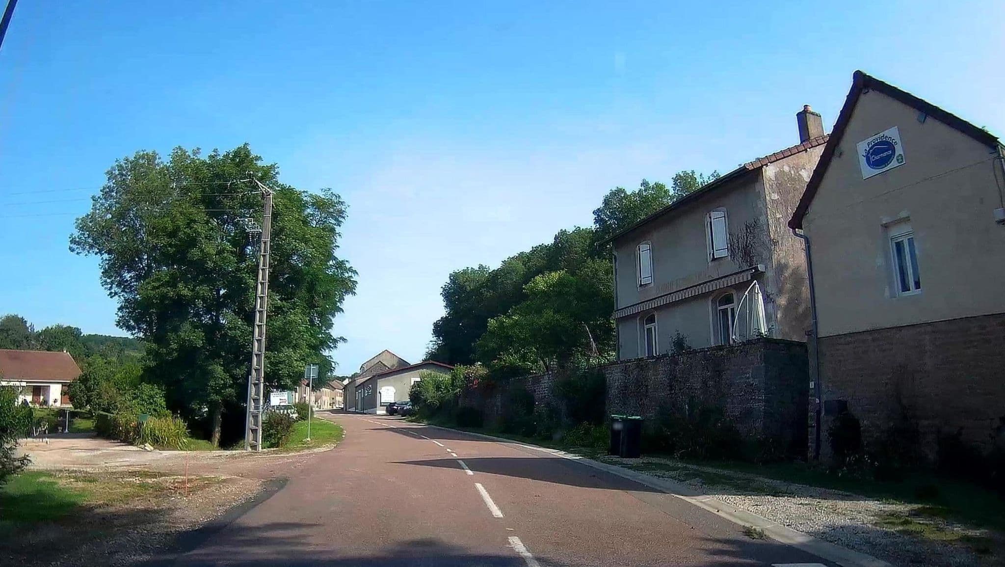 Street view near La Providence, Couches — © micmin1972 (CC BY-SA · Mapillary)