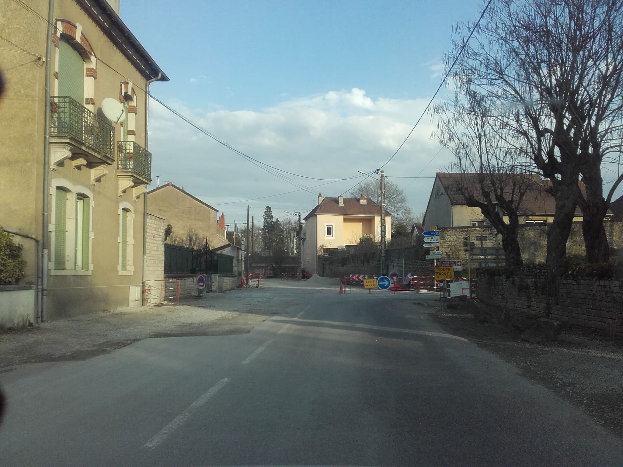 Street view near Villa Roland en Bourgogne, Chagny — © alexcorioze (CC BY-SA · Mapillary)