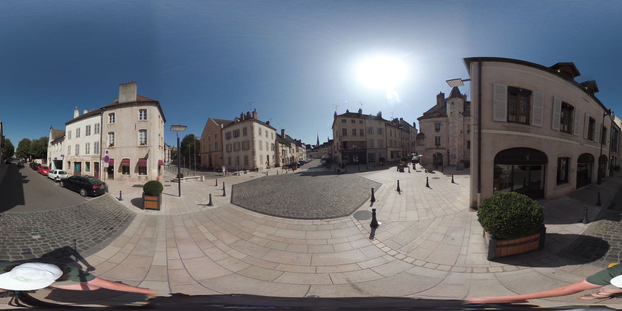 Street view near L'authentique, Beaune — © geovelo (CC BY-SA · Mapillary)