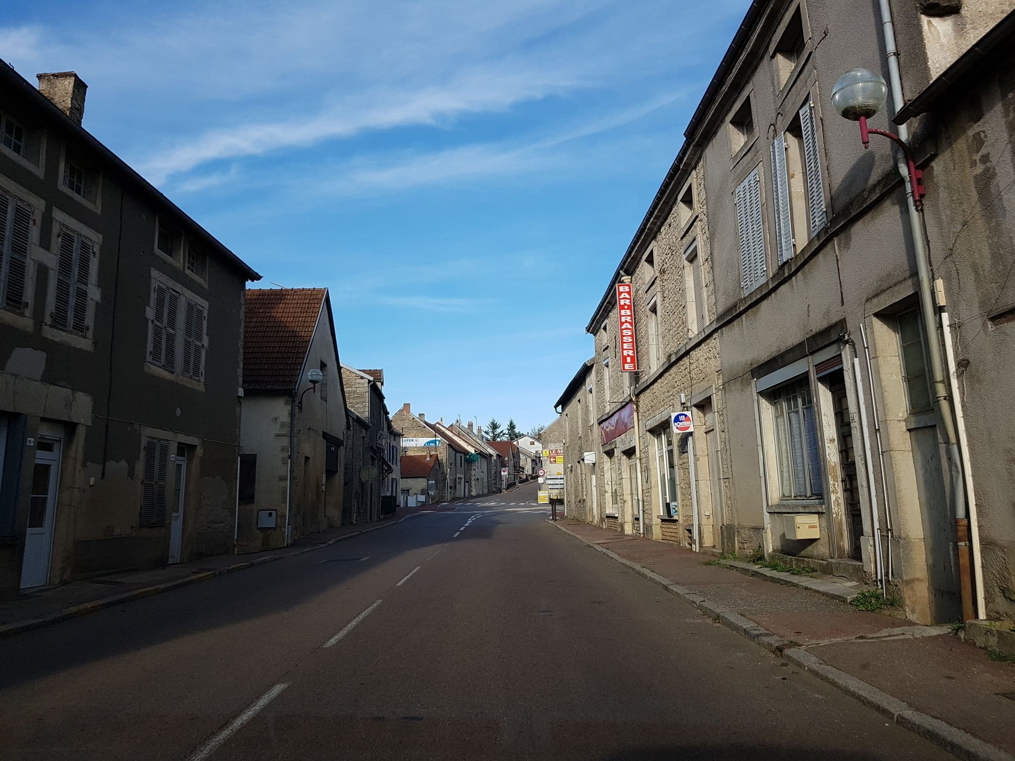 Street view near Restaurant le Bellevue, Fleurey-sur-Ouche — © fgouget (CC BY-SA · Mapillary)
