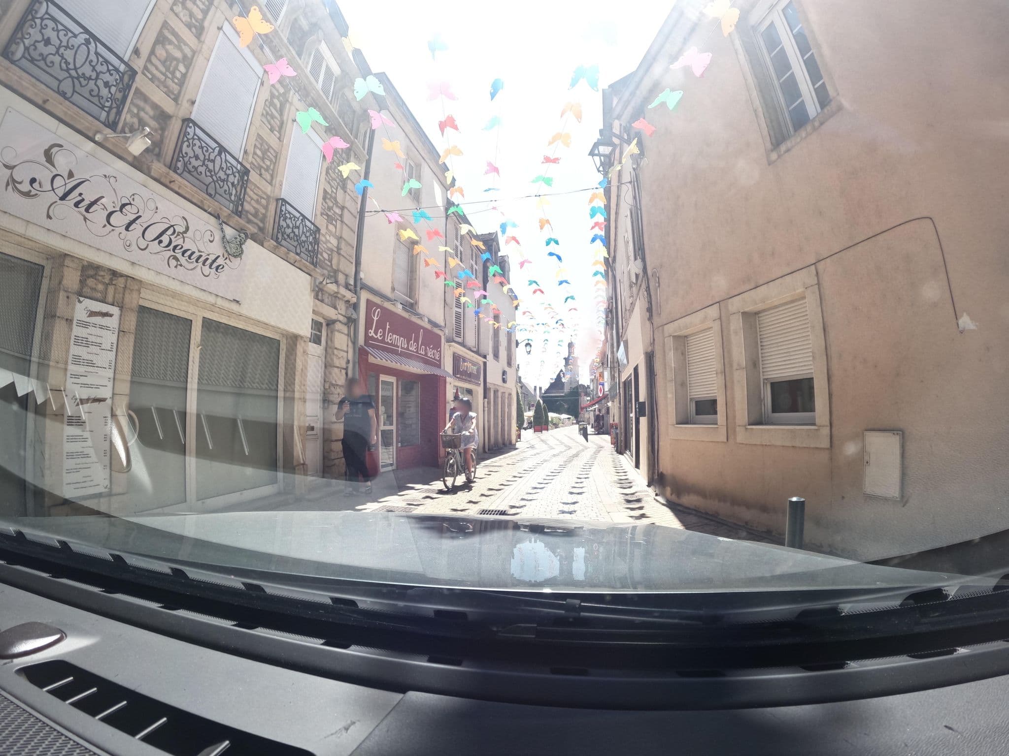 Street view near Au Coeur Des Nuits, Nuits-Saint-Georges — © vinisa (CC BY-SA · Mapillary)