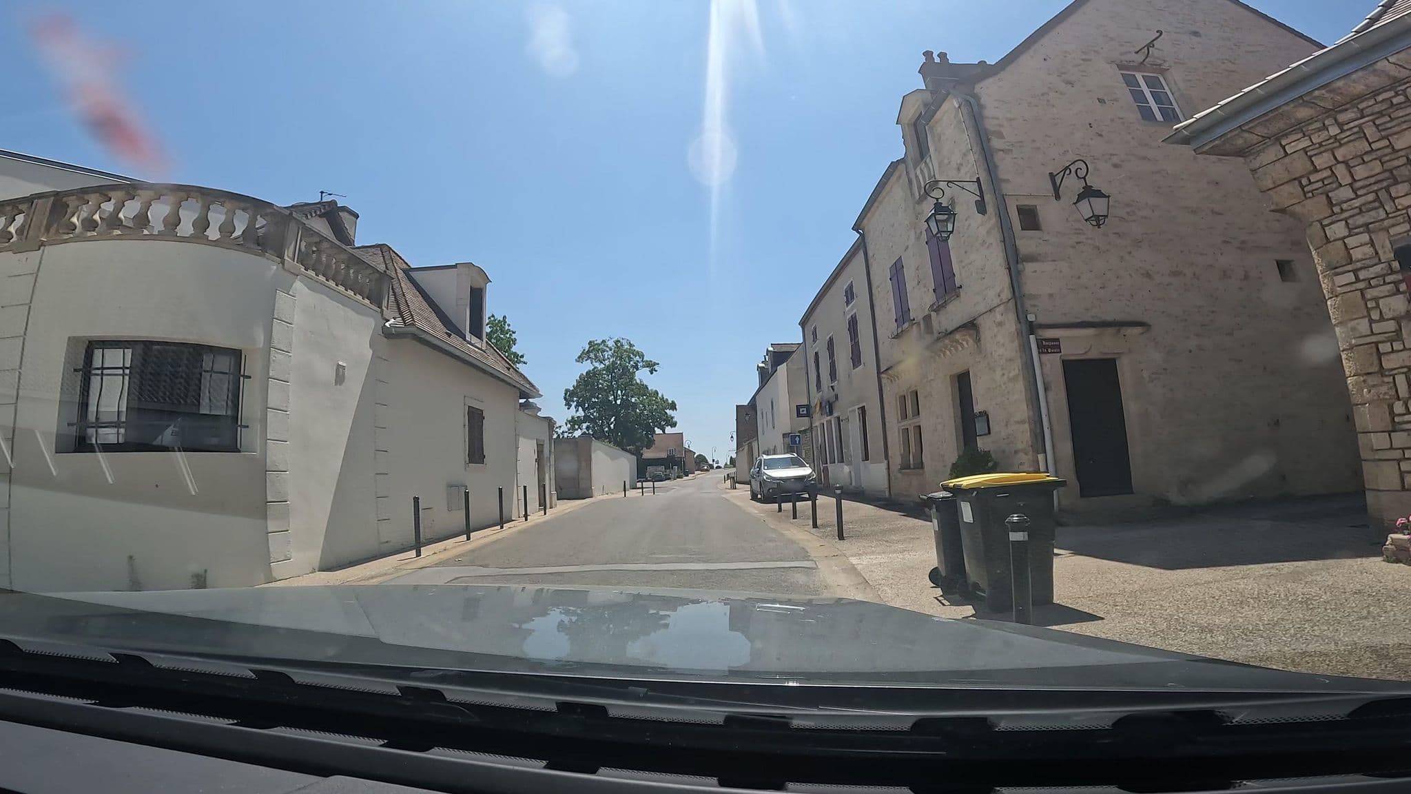 Street view near Hotel De Vougeot, Nuits-Saint-Georges — © vinisa (CC BY-SA · Mapillary)