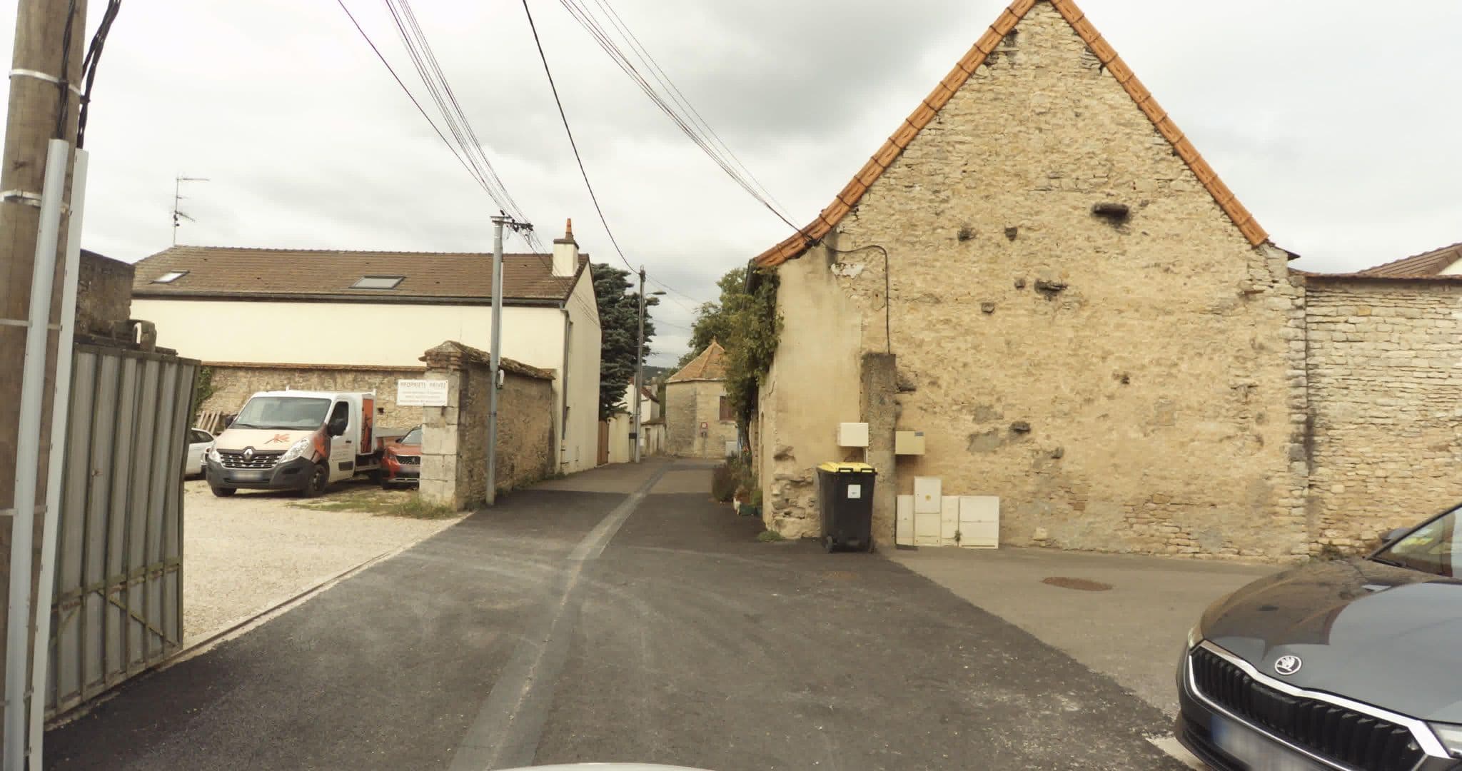 Street view near Hippolyte House, Beaune — © sogefi (CC BY-SA · Mapillary)