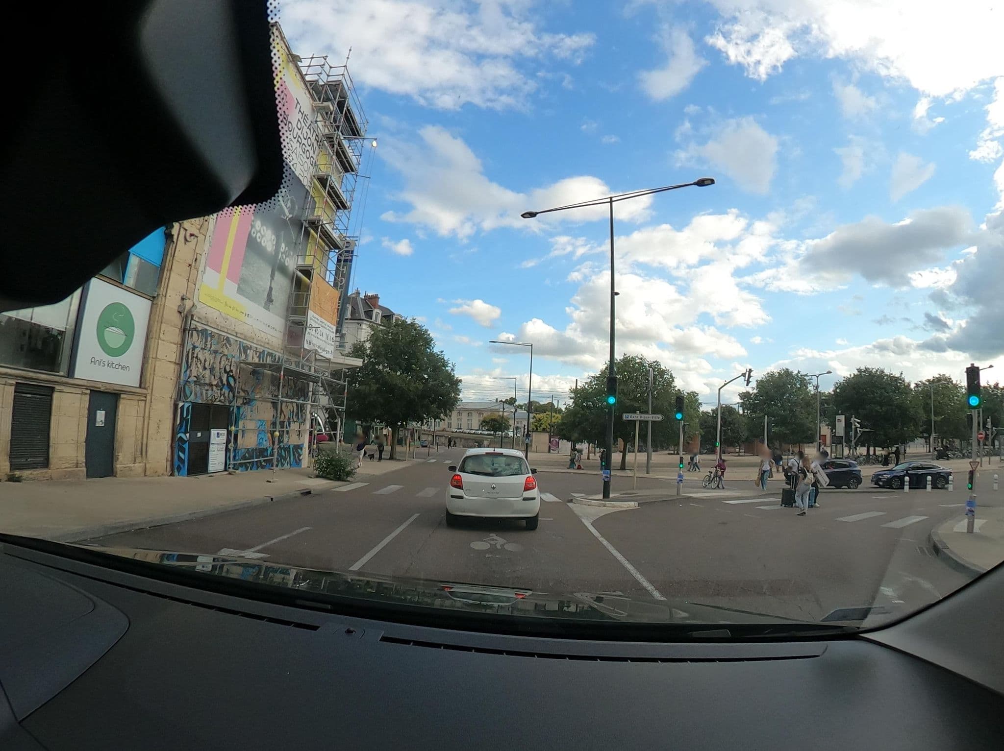 Street view near Kyriad Prestige Dijon Centre, Dijon — © vst (CC BY-SA · Mapillary)