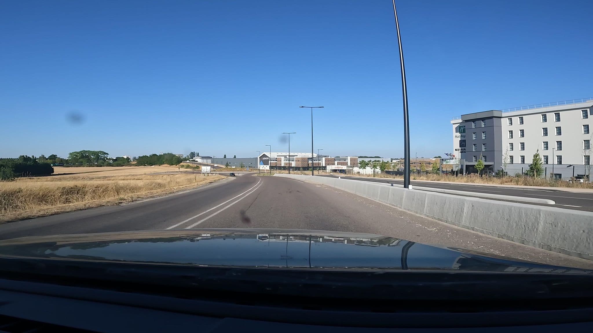 Street view near Holiday Inn, Longvic — © vinisa (CC BY-SA · Mapillary)