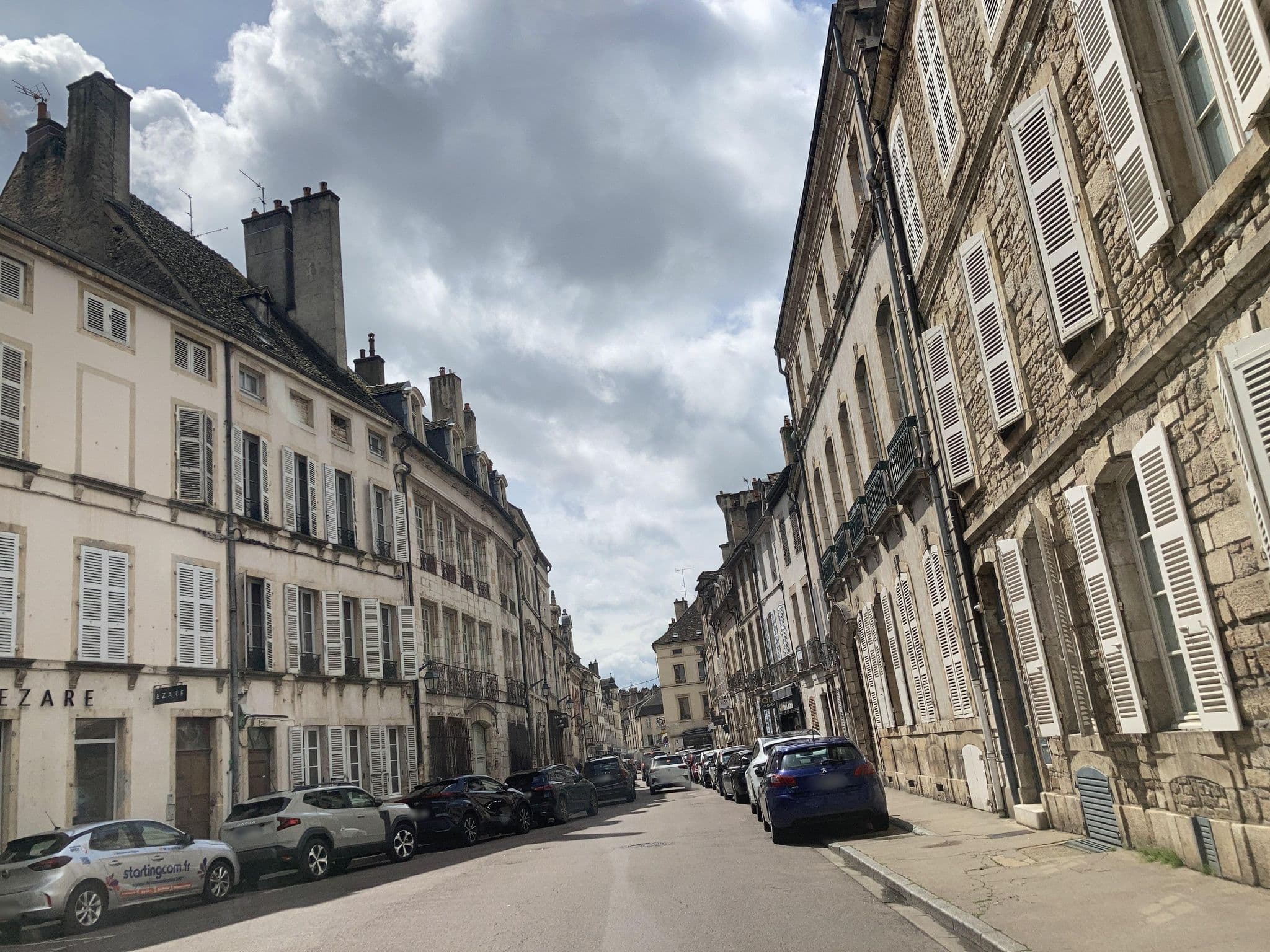 Street view near Beaune city suite, Beaune — © tasmaniadevil (CC BY-SA · Mapillary)