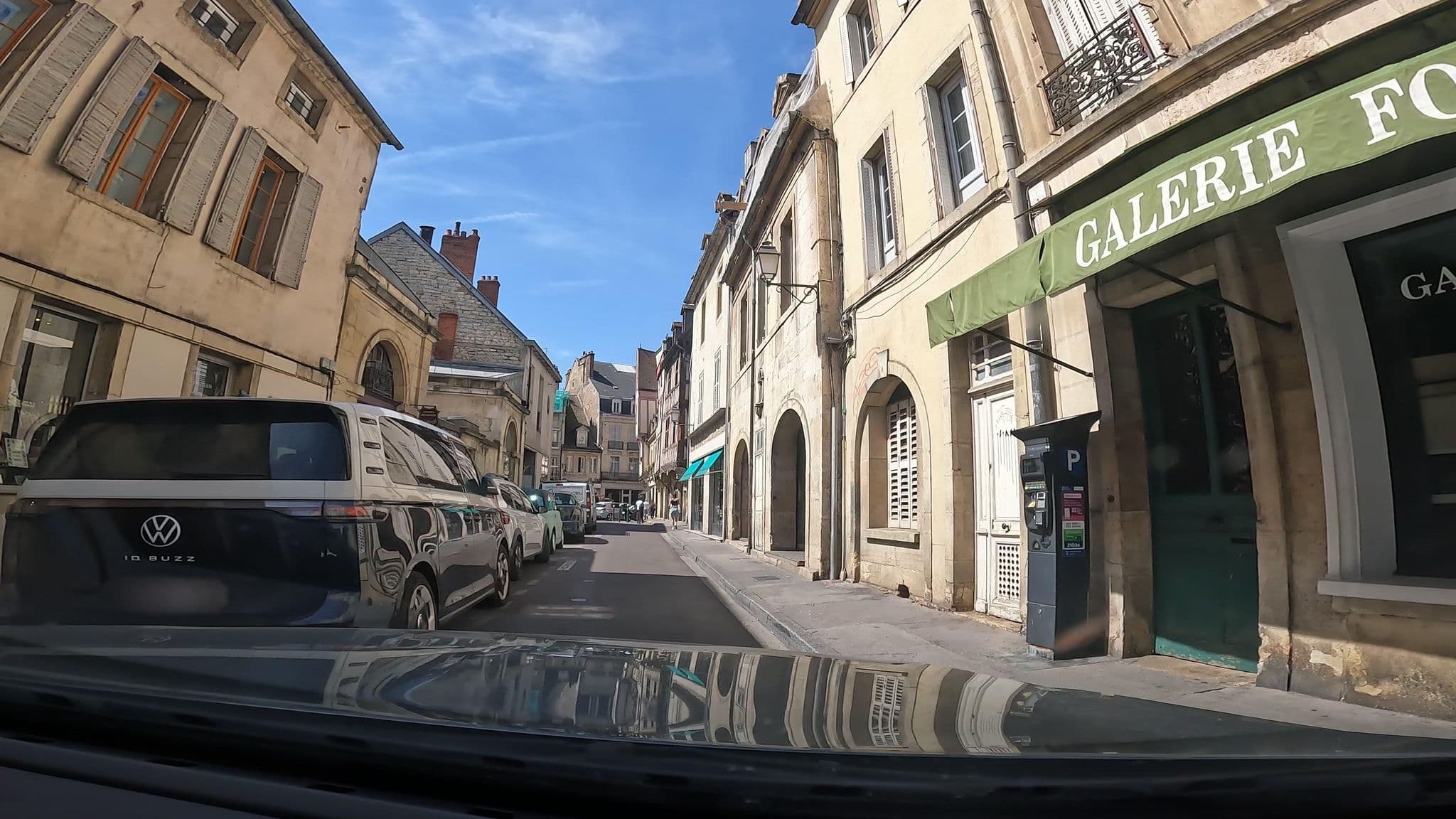 Street view near Dijon-rentahome, Dijon — © vinisa (CC BY-SA · Mapillary)
