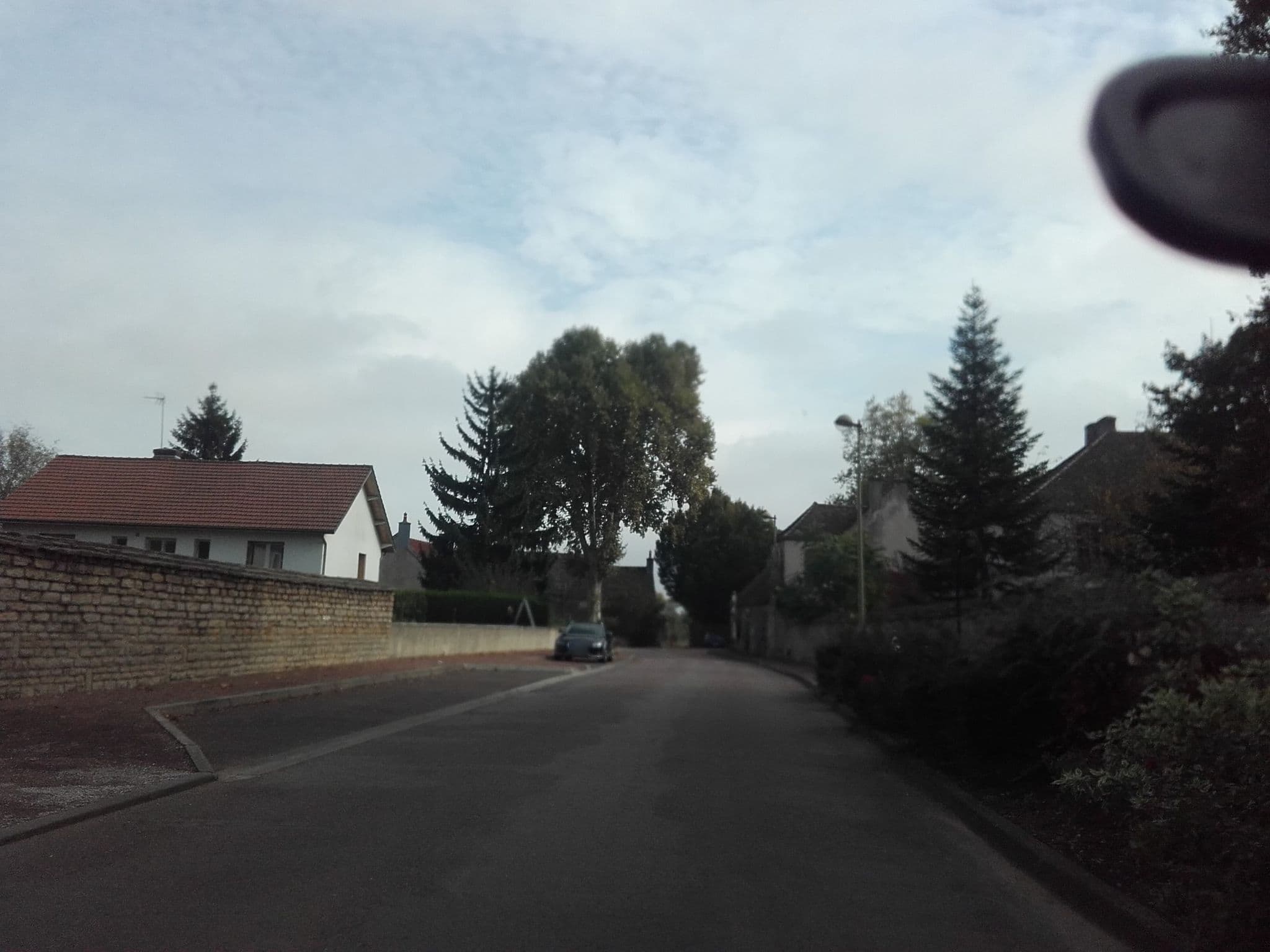 Street view near la maison des belles pierres, Bligny-lès-Beaune — © alexcorioze (CC BY-SA · Mapillary)
