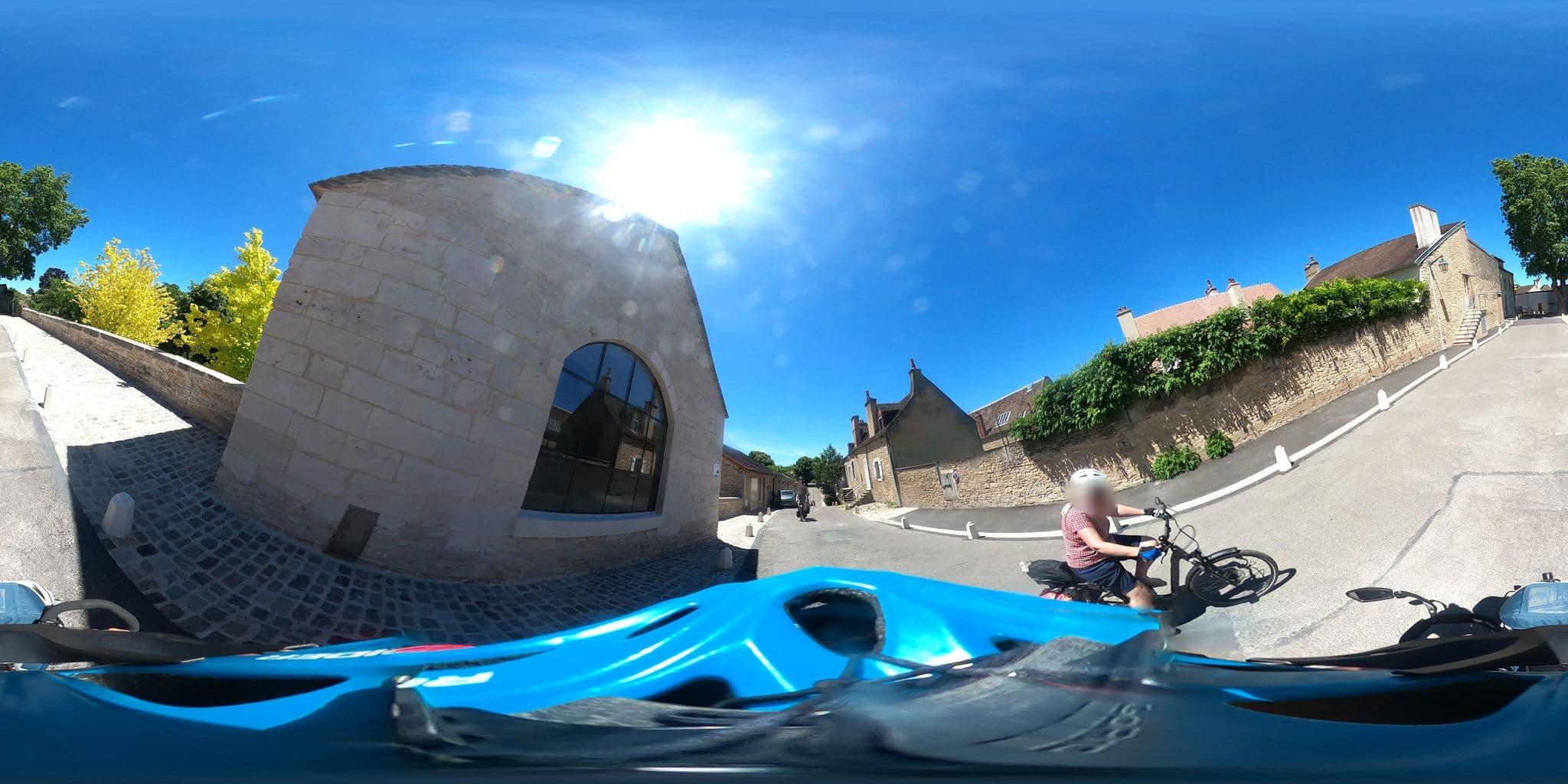 Street view near Hotel des Remparts, Beaune — © padididejurbise (CC BY-SA · Mapillary)