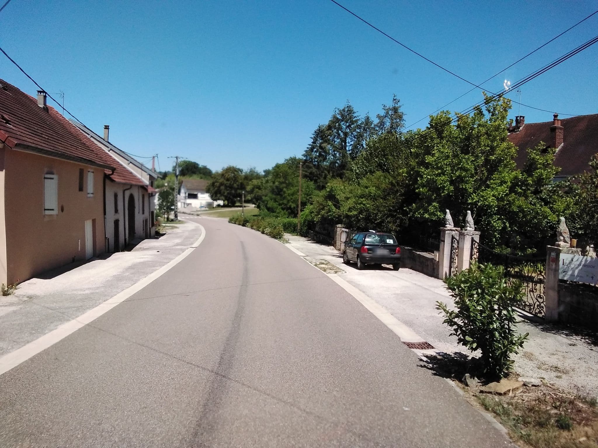 Street view near L'écurie, Bletterans — © mprins (CC BY-SA · Mapillary)