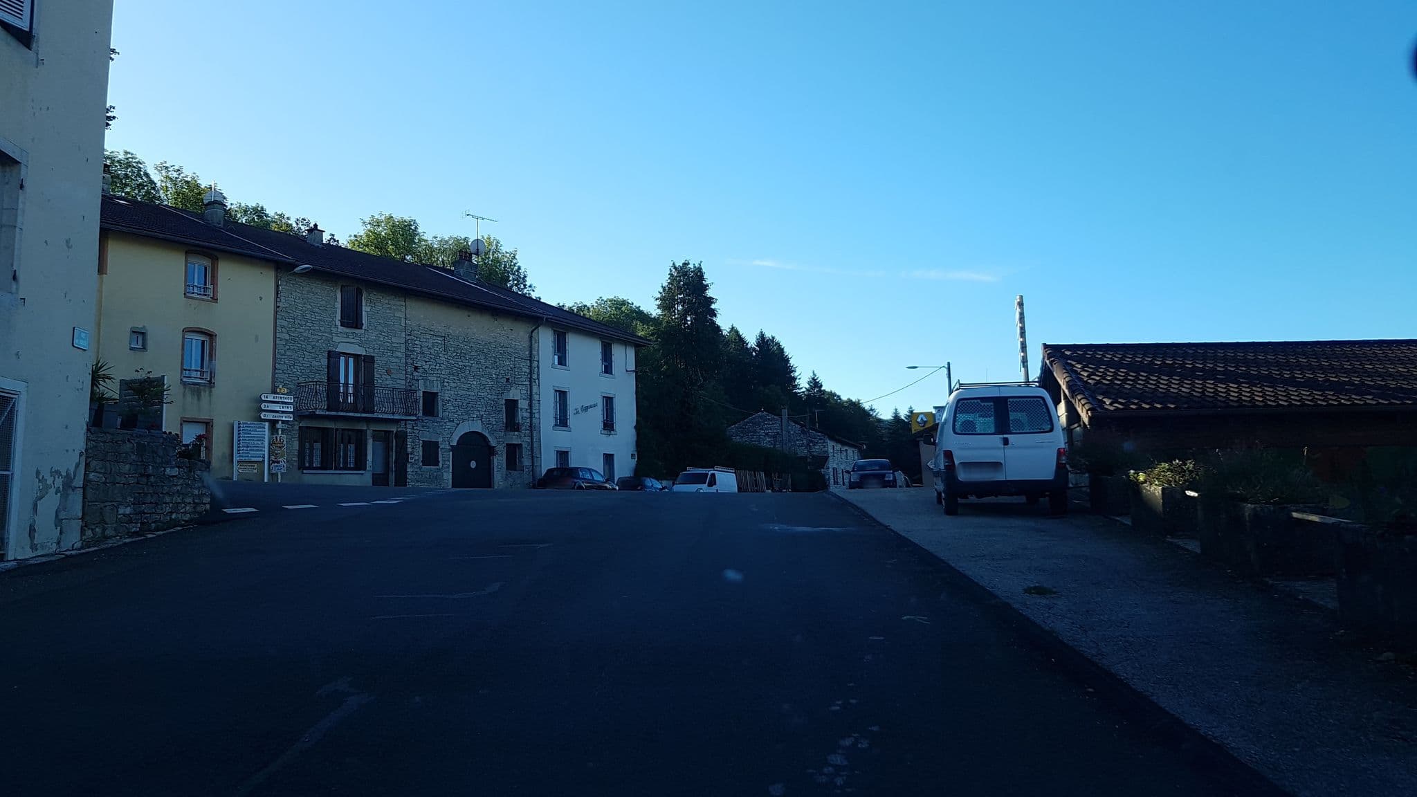 Street view near Hôtel Restaurant du Suran, Coligny — © olyon (CC BY-SA · Mapillary)