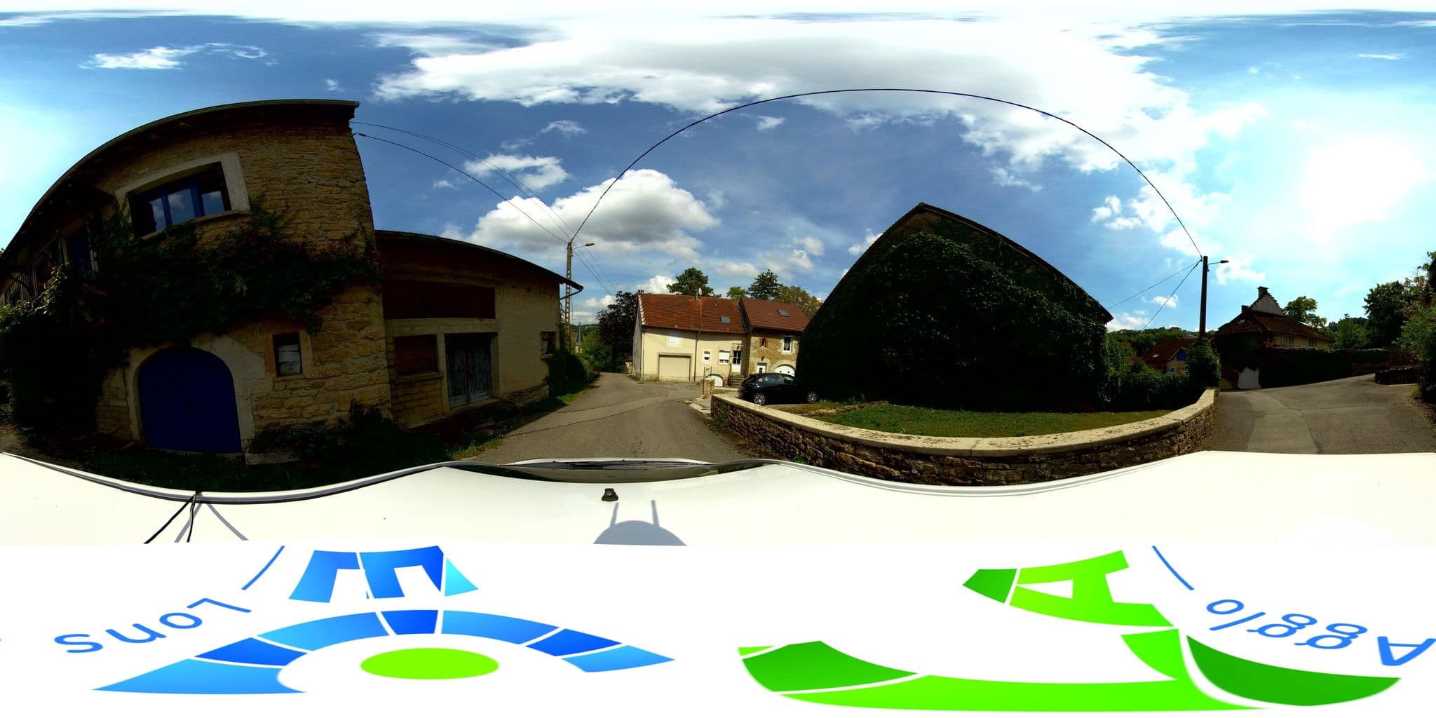 Street view near Coeur de Trèfle, Perrigny — © mnicolas (CC BY-SA · Mapillary)