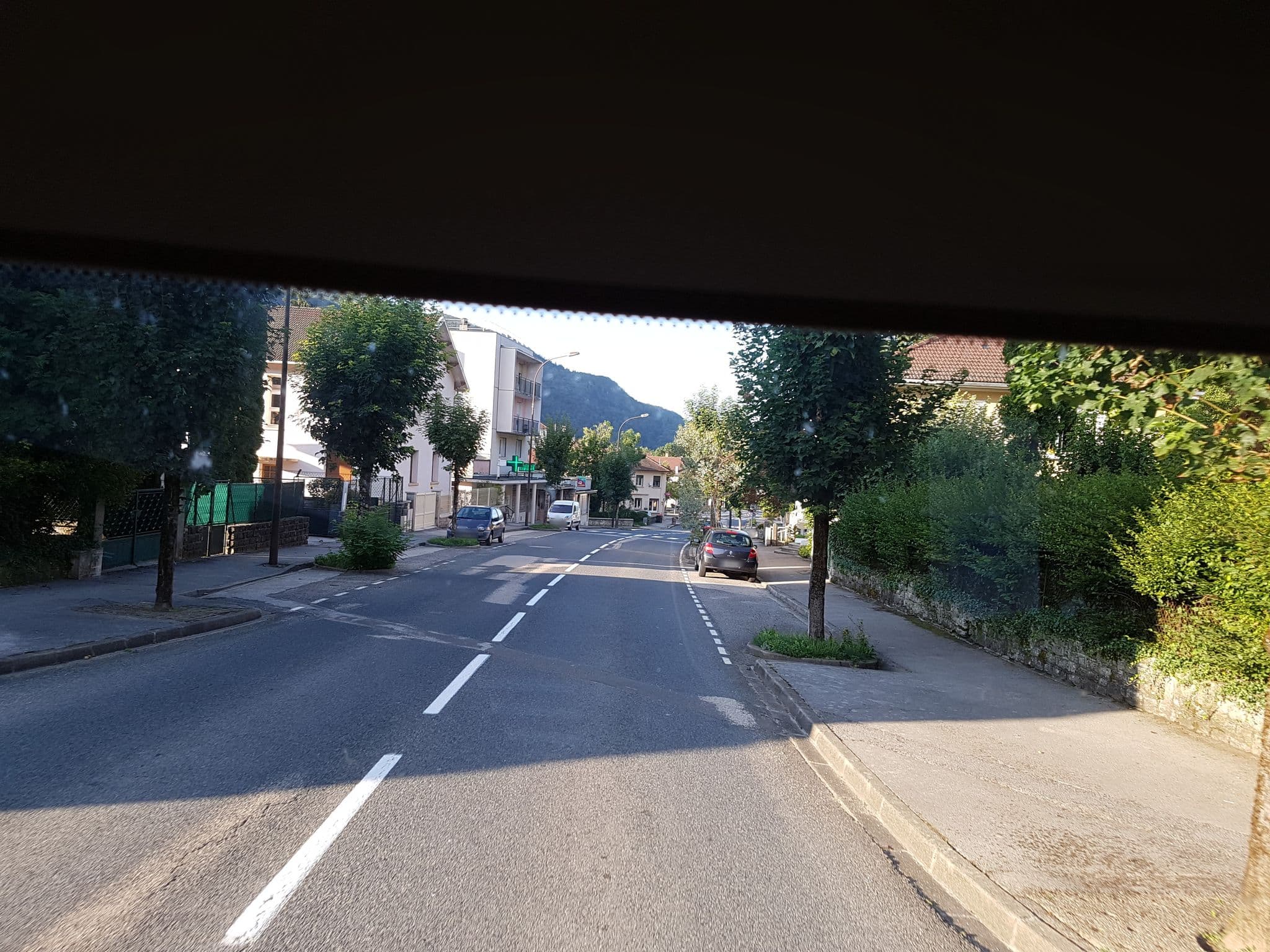 Street view near Hôtel de l'Ecu de France, Dortan — © bernardvoyageur (CC BY-SA · Mapillary)