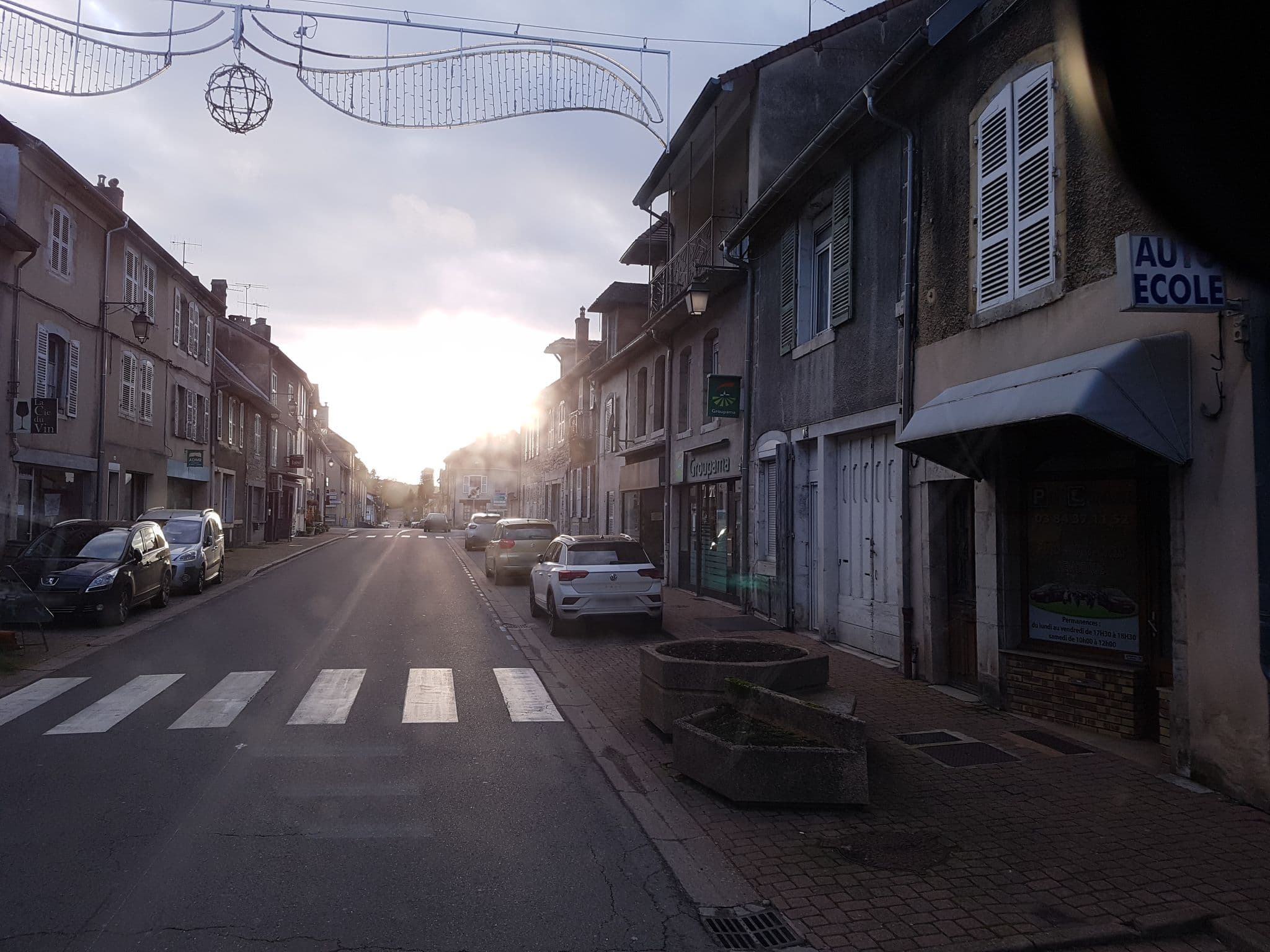 Street view near Camping la tulipe de vigne, Poligny — © bernardvoyageur (CC BY-SA · Mapillary)