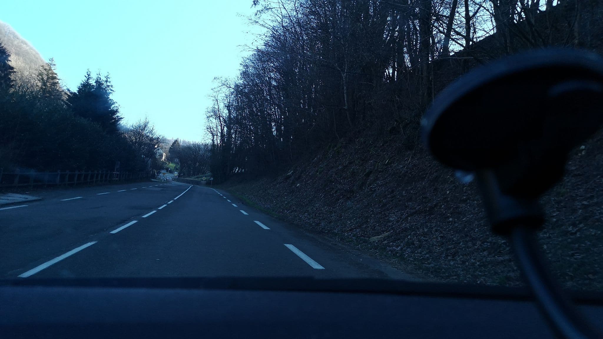 Street view near Domaine du Moulin Vallée Heureuse, Poligny — © globeur (CC BY-SA · Mapillary)