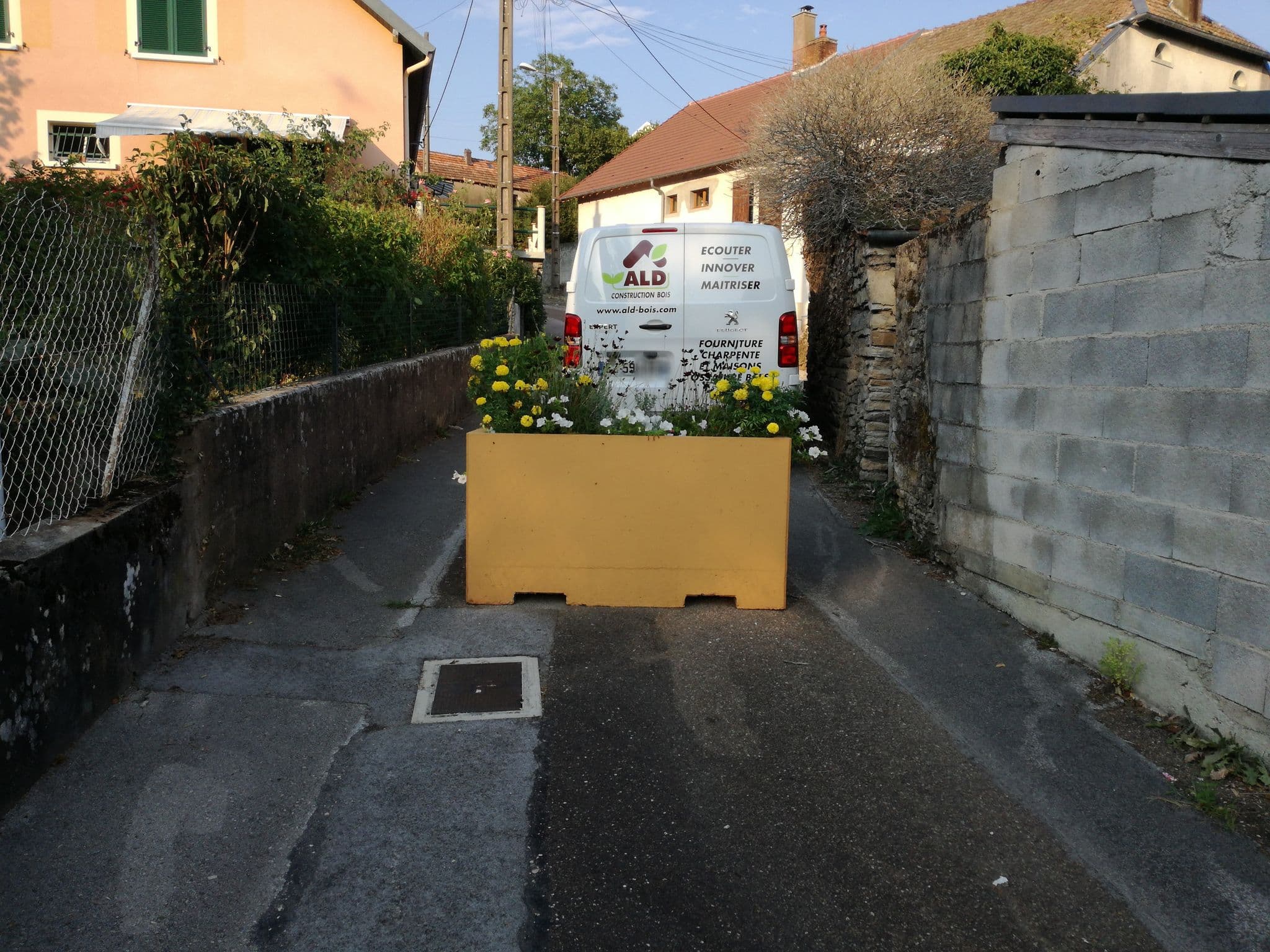 Street view near Le Galoubin, Dampierre — © mmoy (CC BY-SA · Mapillary)