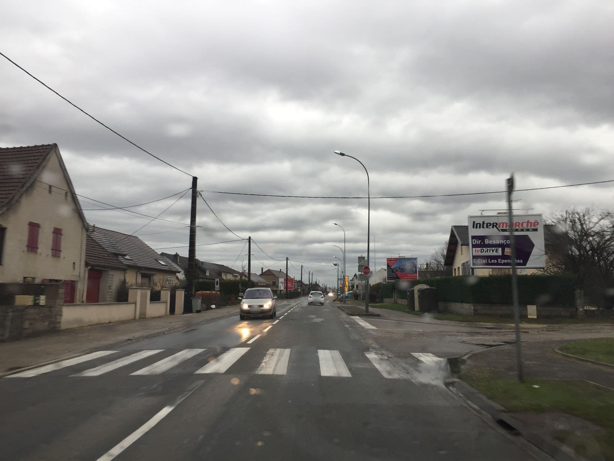 Street view near Hotel Restaurant La Chaumiere Dole, Choisey — © thepriben (CC BY-SA · Mapillary)