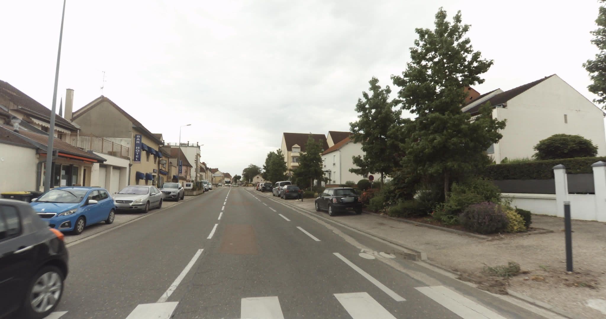 Street view near Hôtel l'Aquarium, Auxonne — © sogefi (CC BY-SA · Mapillary)