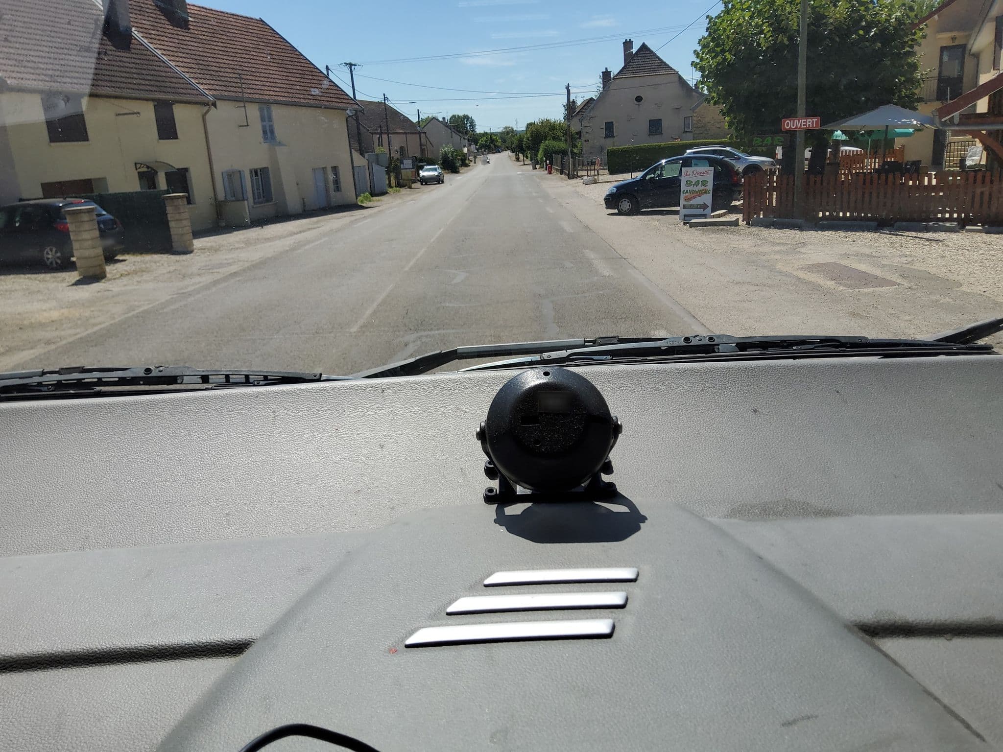 Street view near Cafe Restaurant Maubland, Choisey — © bernardvoyageur (CC BY-SA · Mapillary)