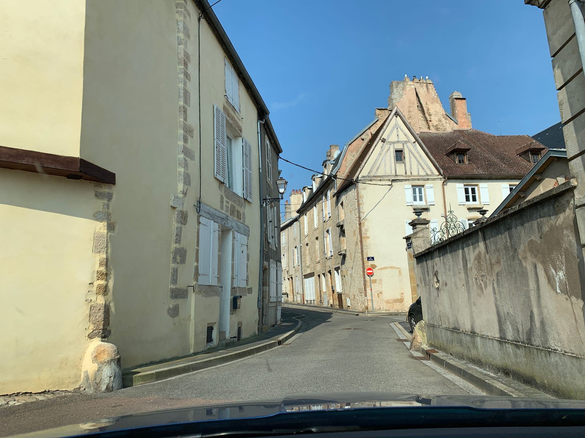 Street view near Belvédére Des Remparts, Langres — © multimaze (CC BY-SA · Mapillary)